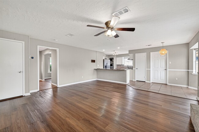 Building Photo - 519 Asheboro Dr