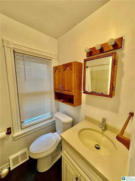 Building Photo - 1006 Center St