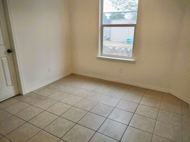 Building Photo - 9488 Landry McKee Ln