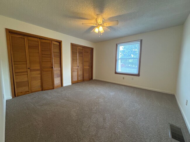 Building Photo - 521 Dawson Ln