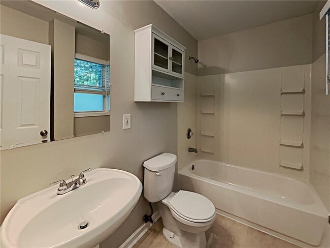 Building Photo - 5779 Hillside Dr NW