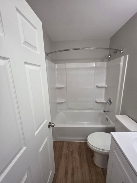 Building Photo - 487 Catalina Dr