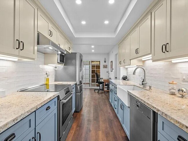 Building Photo - 4517 Collwood Ln