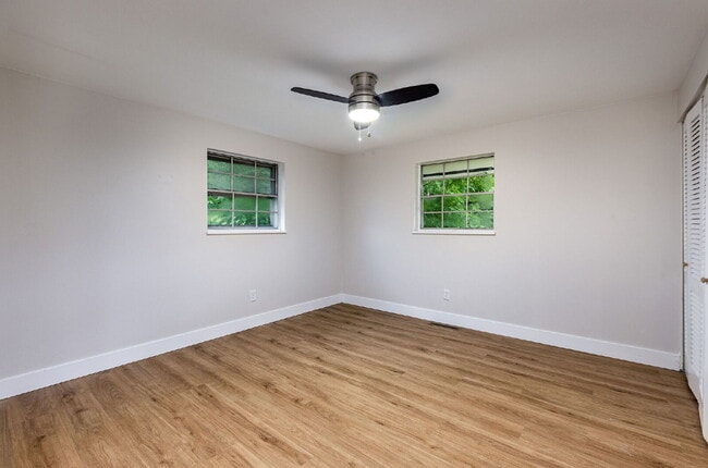 Building Photo - 722 Castro Ln