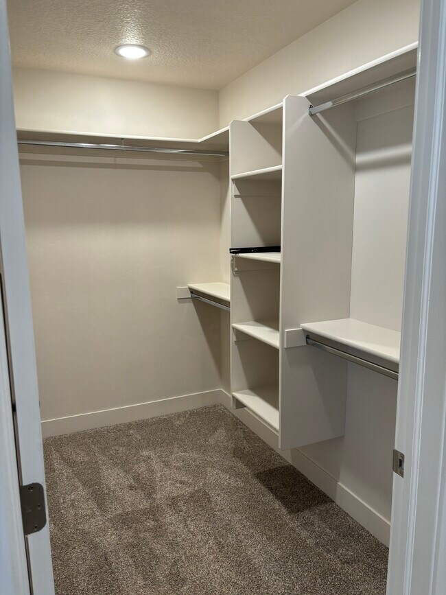 Building Photo - 2872 W 220 N