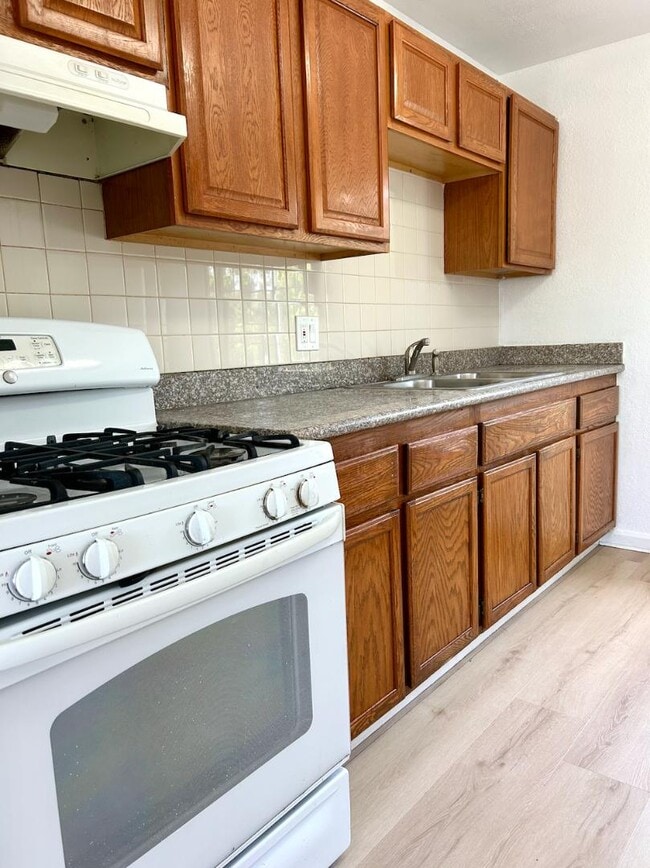 Building Photo - 9810 A St