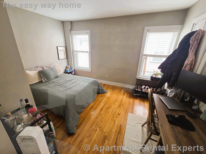 Building Photo - 55 Gorham St