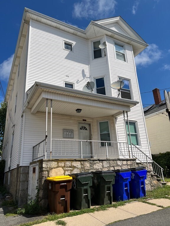 Primary Photo - 438 County St