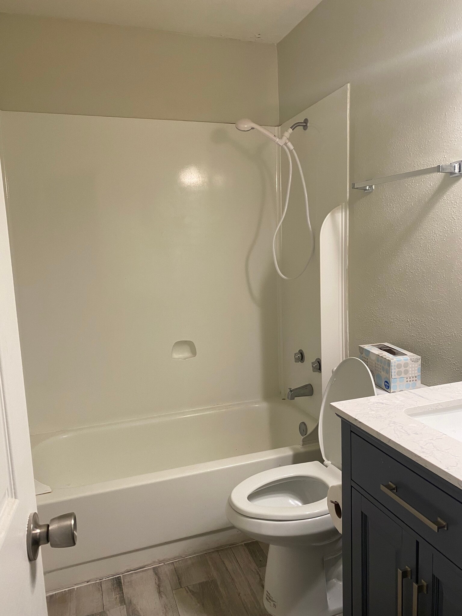 Bathroom - 3850 Creighton Rd