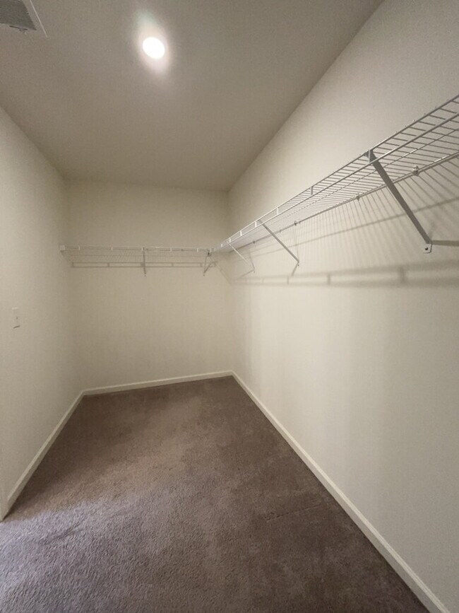 Building Photo - 114 Rockingham Way