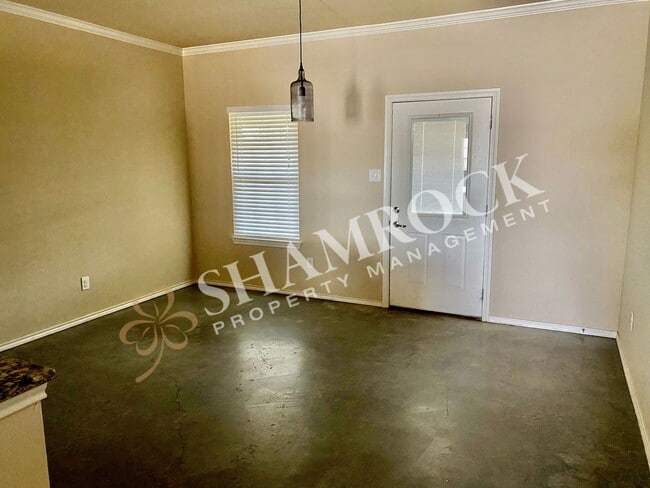 Building Photo - Foxborough Duplex