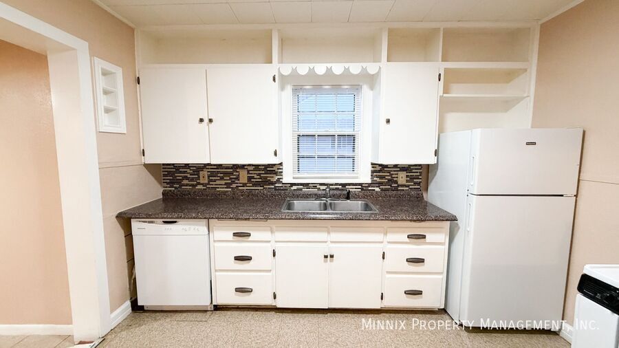 Building Photo - 2415 23rd St