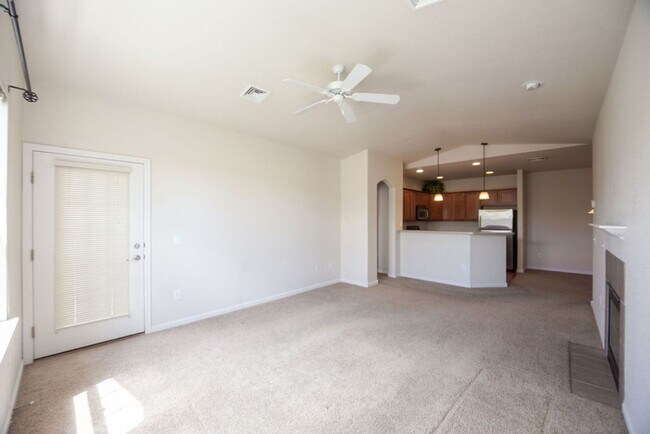 Building Photo - 2421 Owens Ave