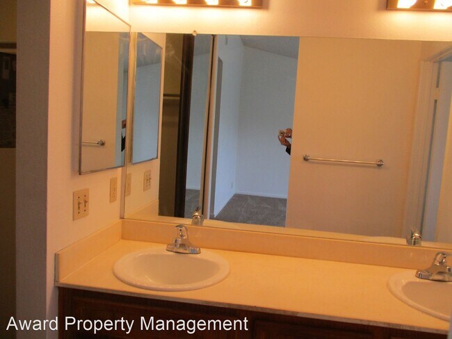 Building Photo - 4 br, 3 bath House - 1235 Manzana Way