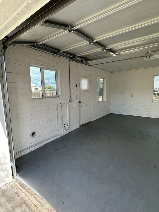 Building Photo - 317 Richfield Ave