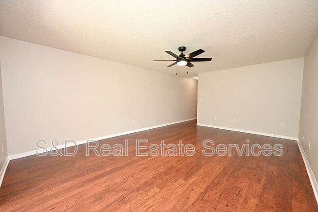Building Photo - 5360 River Rock Rd