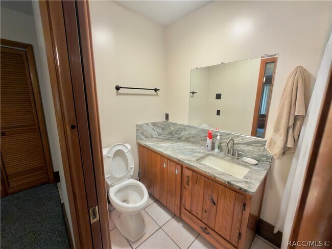 Building Photo - 6128 N Bayfront Dr