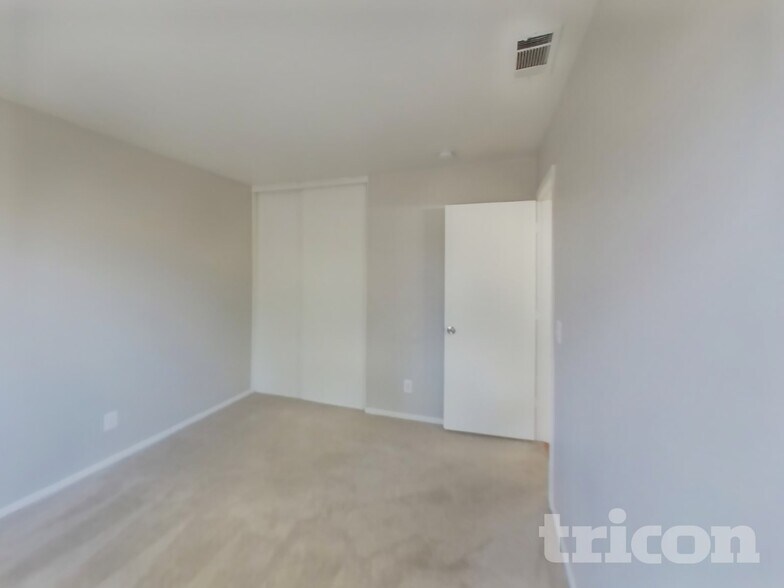 Building Photo - 2310 Superior Position St