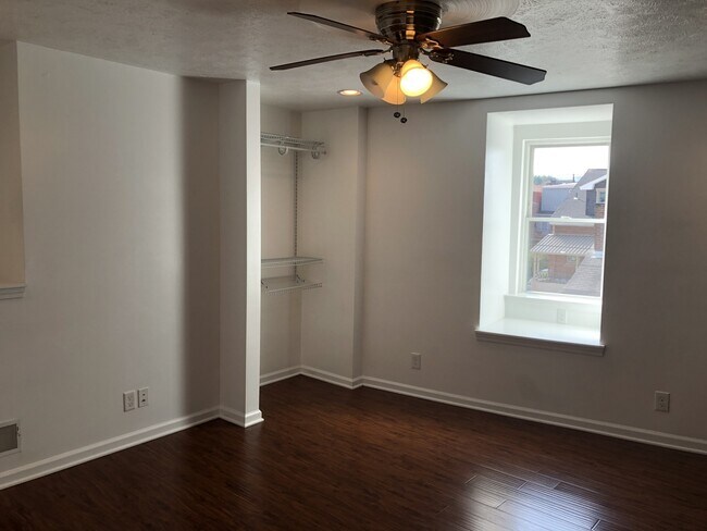 Building Photo - *****Gorgeous Lawrenceville 3-Bed / 1.5 Bath available FOR RENT   July 1st!!******