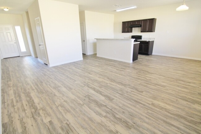 Building Photo - Brenwood Manor - 18242 Bethany Manor Ct, K...