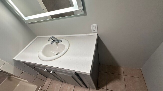 Building Photo - 882 Wolf Trail