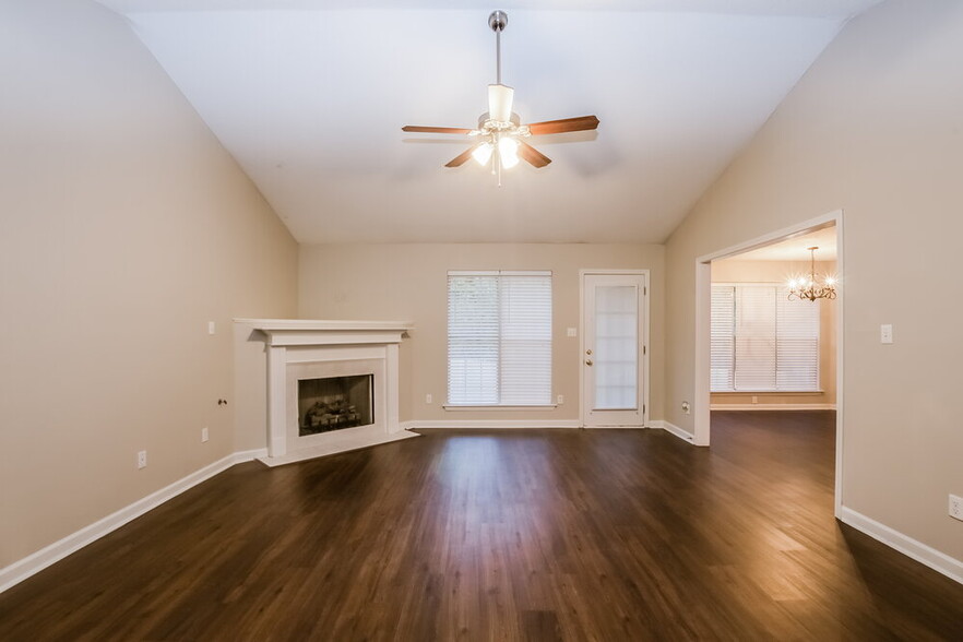 Building Photo - 6356 White Hawk Ln