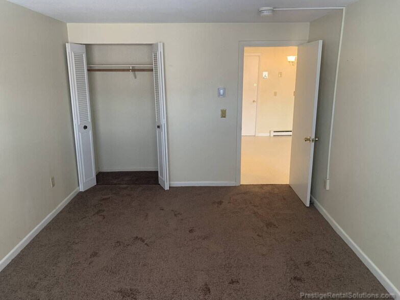 Building Photo - 39 Dinan Dr