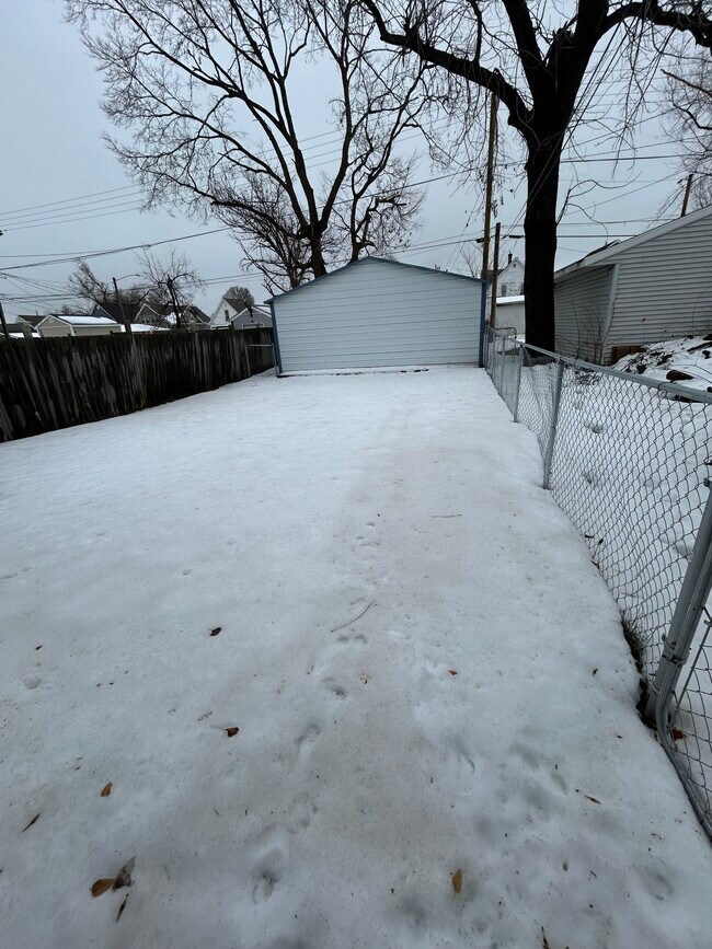 Building Photo - 829 10th St SW