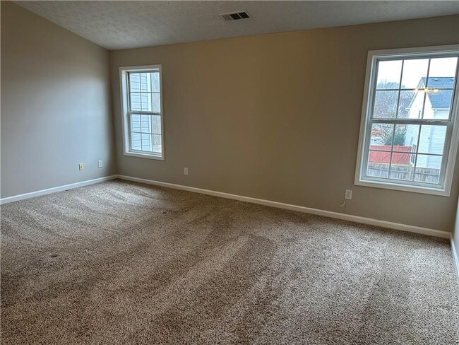 Building Photo - 590 Clairidge Ln SW