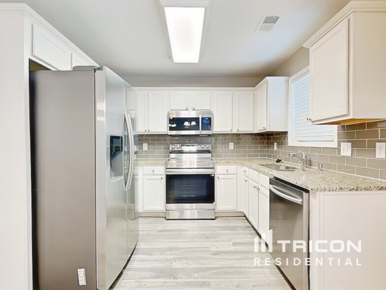 Building Photo - 3100 Wrenwood Ct