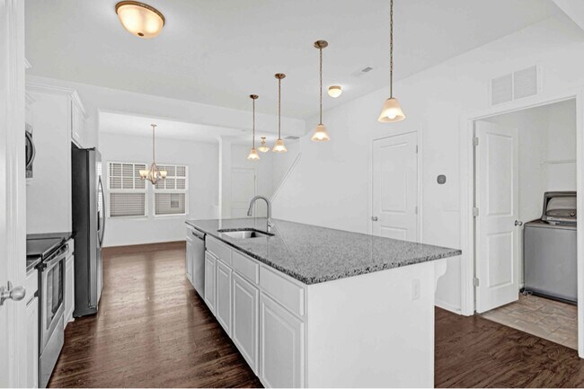 Building Photo - 112 Davenport Dr