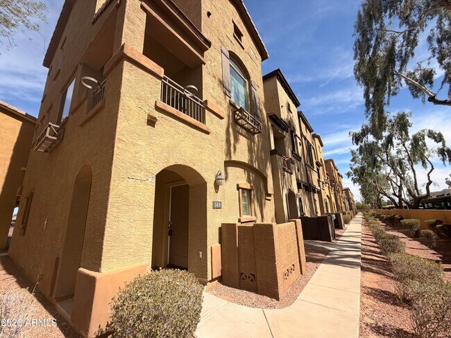 Building Photo - 3250 W Greenway Rd