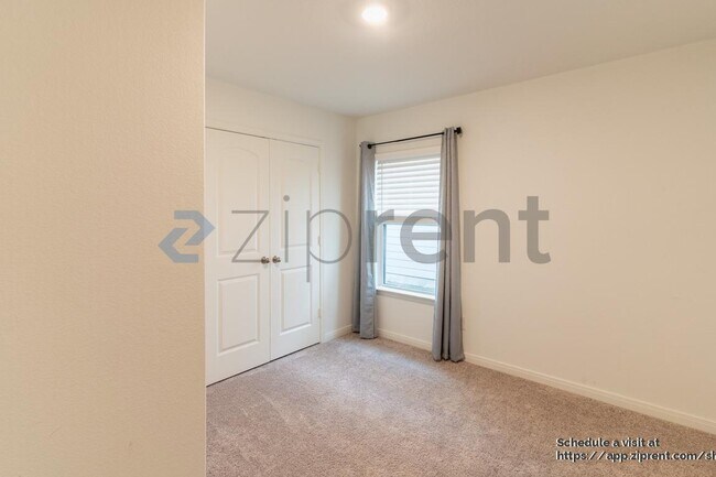 Building Photo - 366 Fairlawn Wy