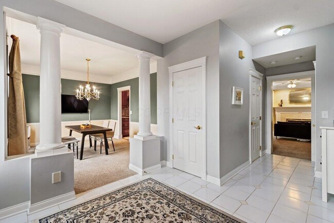 Building Photo - 5173 Claridge Dr