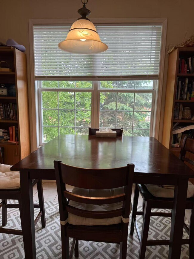 Building Photo - 331 Scio Village Ct