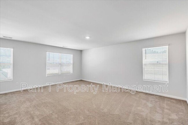 Building Photo - 512 Turpentine Trl