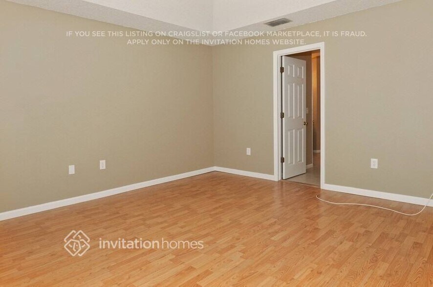 Building Photo - 7811 41st Ct E