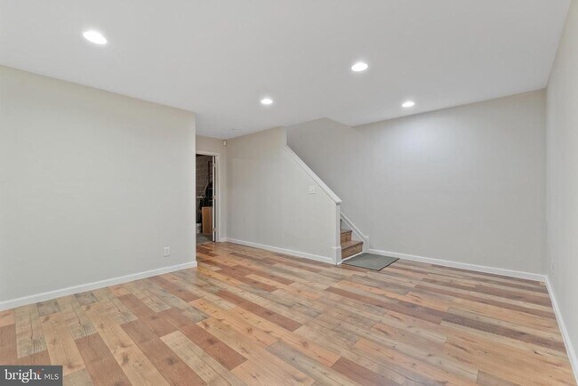 Building Photo - 1004 Dartmouth Glen Way