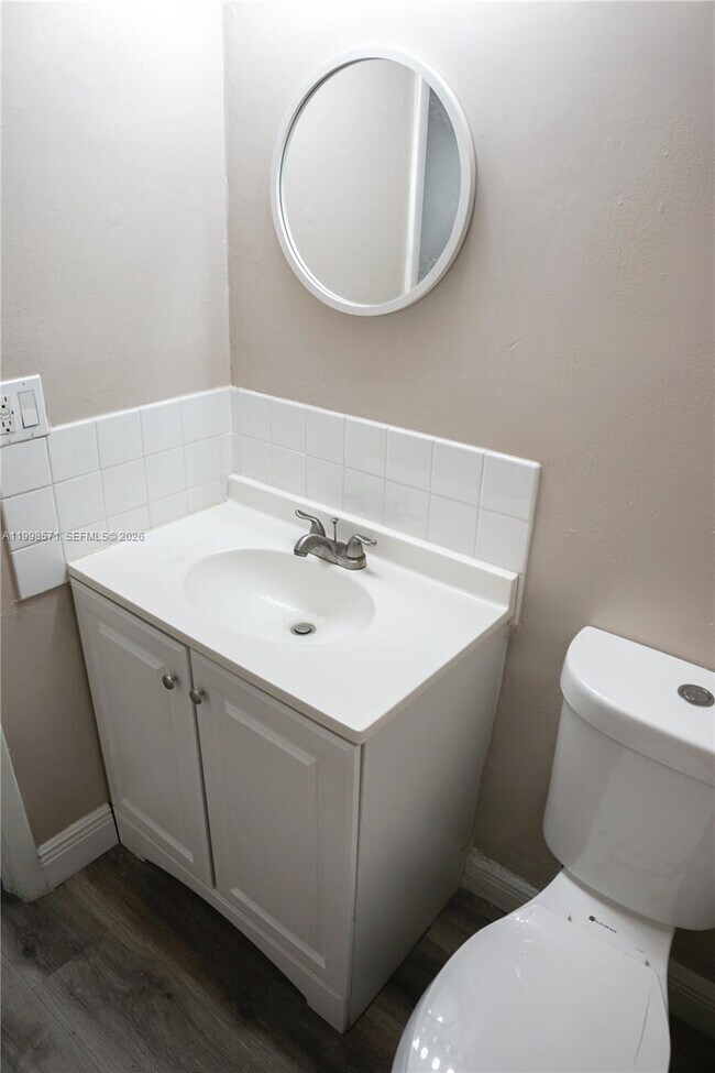 Building Photo - 4280 Woodside Dr