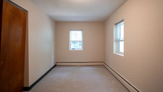 Interior Photo - 109 16th St NE