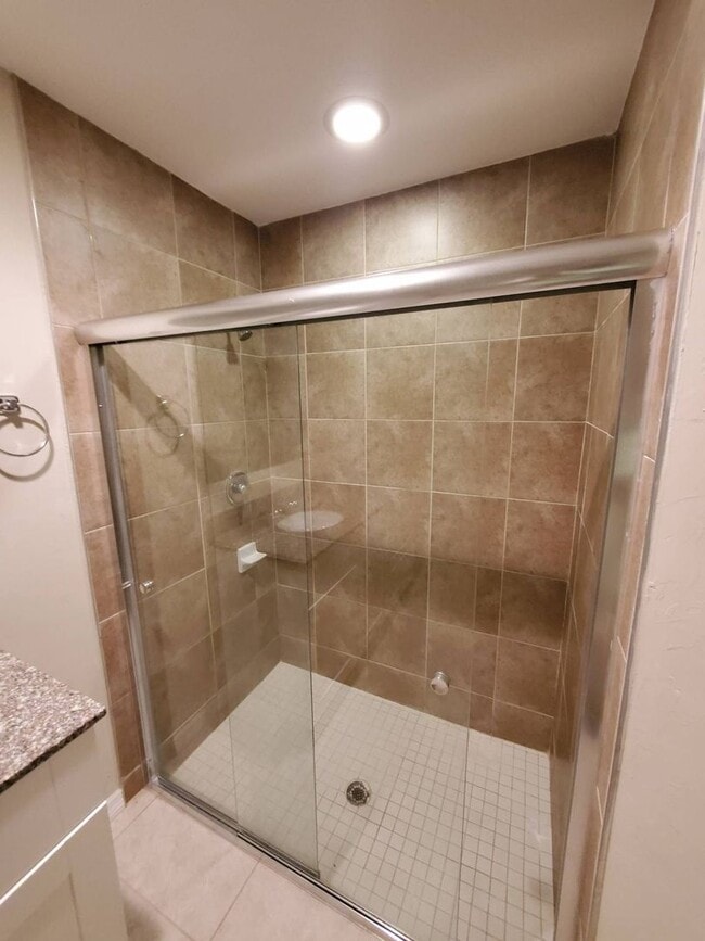 Building Photo - Duplex for rent