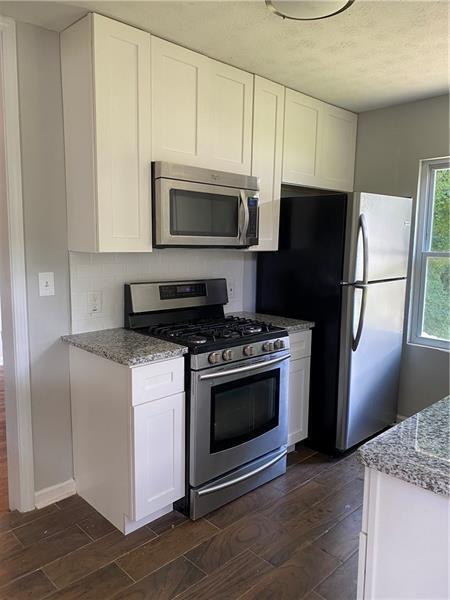 Building Photo - 950 Hall St SW