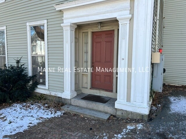 Building Photo - 24 Grove St