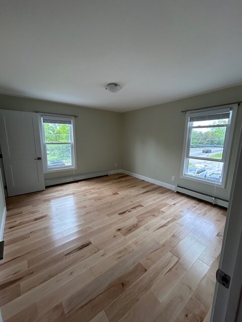 Building Photo - 1169 Essex Rd