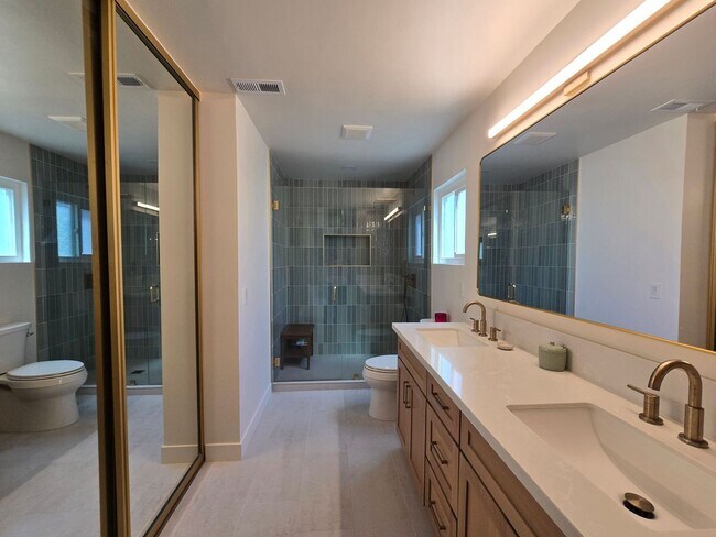 Building Photo - 344 Dewane Dr