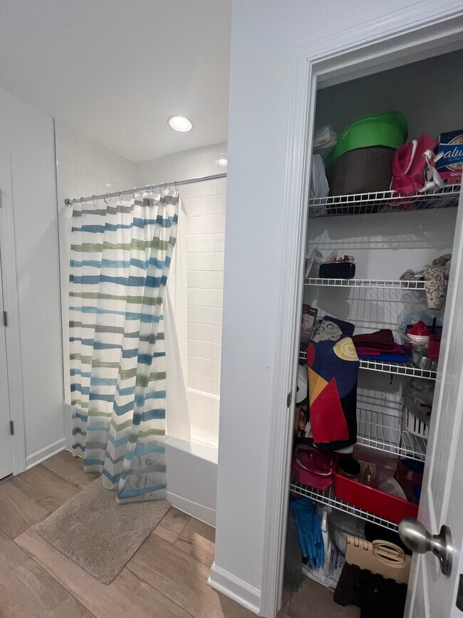 Building Photo - 230 Newbury St