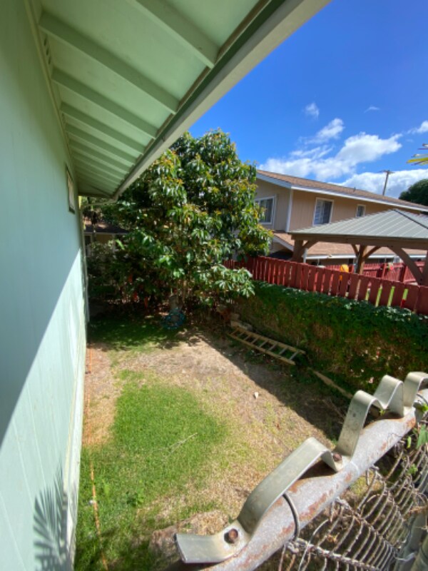 Building Photo - 1136 Makaala St