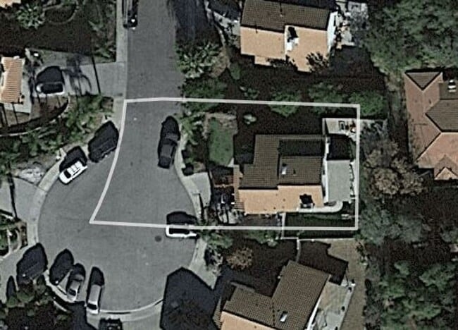 Building Photo - Spacious ALPINE 3 Bedroom 2.5 Bath 2 Story on a Cul De Sac