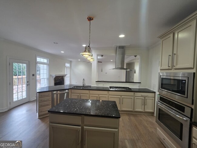 Building Photo - 166 Glen Eagle Way