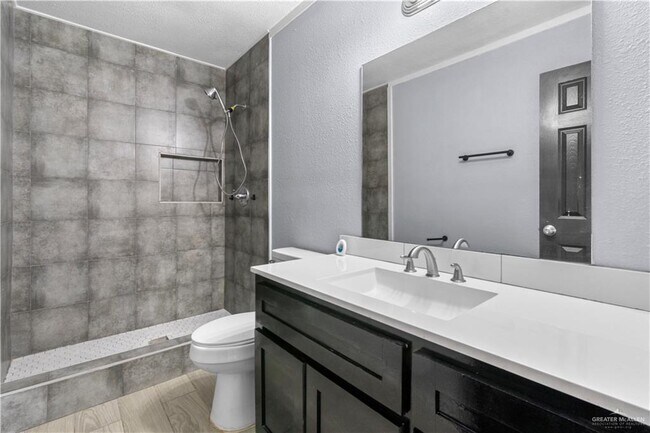 Building Photo - 10 E Wells St